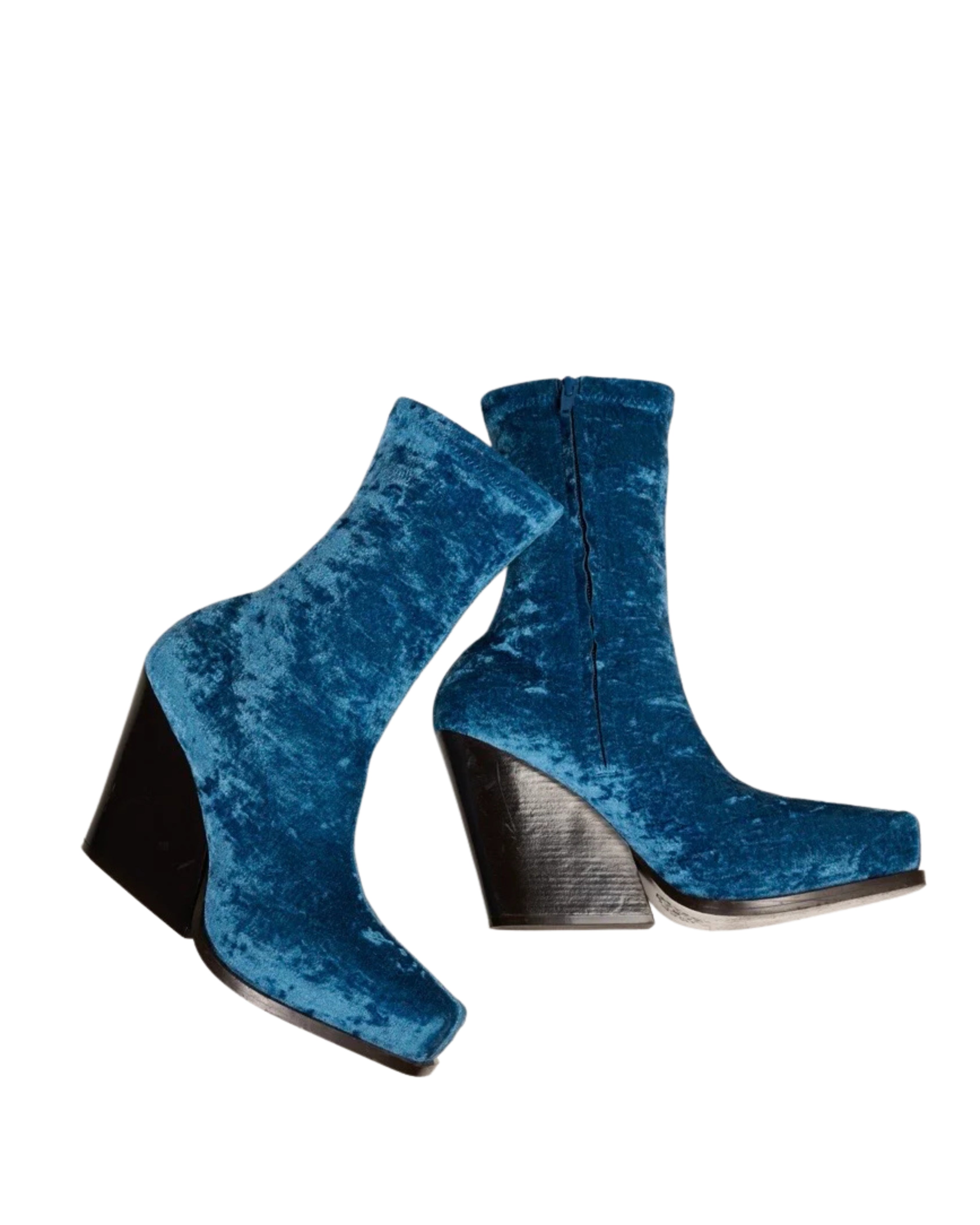 Fall 2022 Runway Stella McCartney Booties