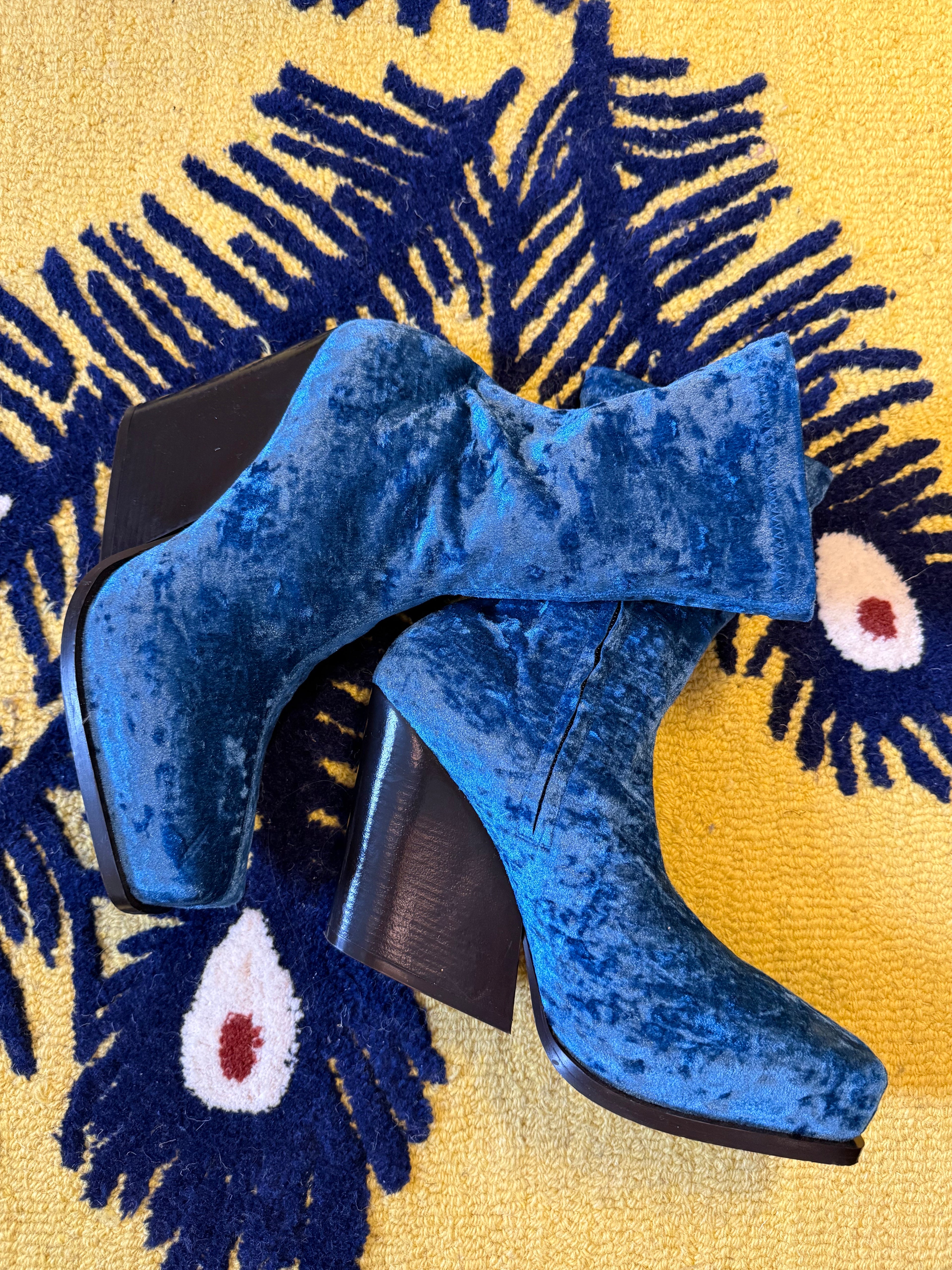 Fall 2022 Runway Stella McCartney Booties