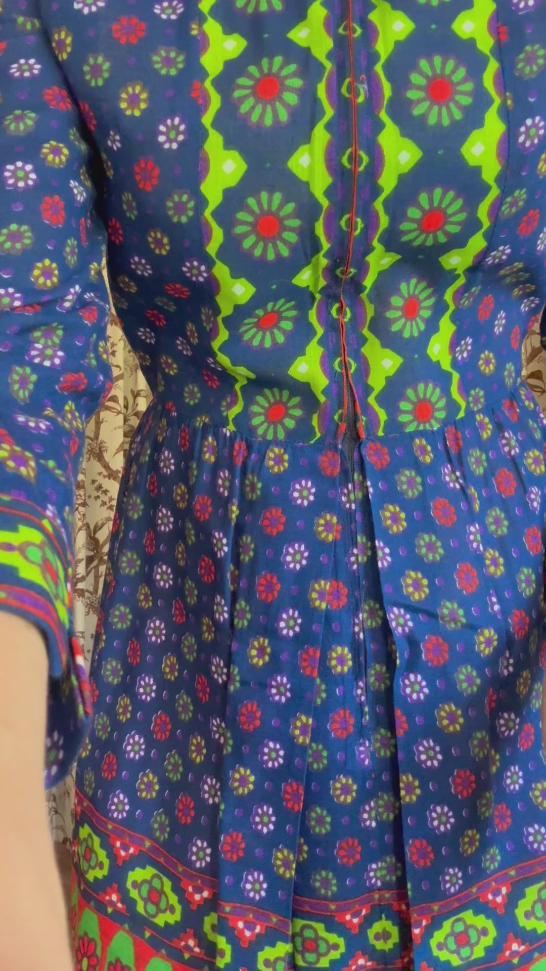 1970s Blue and Green Long Sleeve Dress